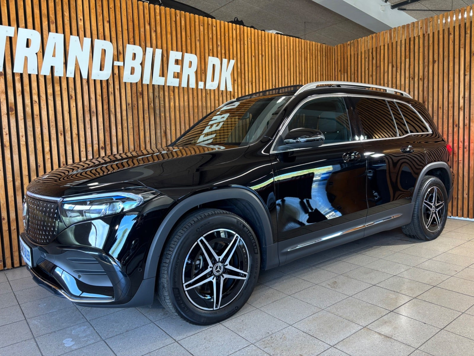 Sort Mercedes EQB250+ fra 2025