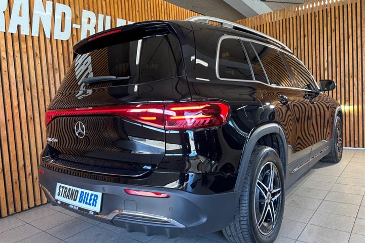 Sort Mercedes EQB250+ fra 2025