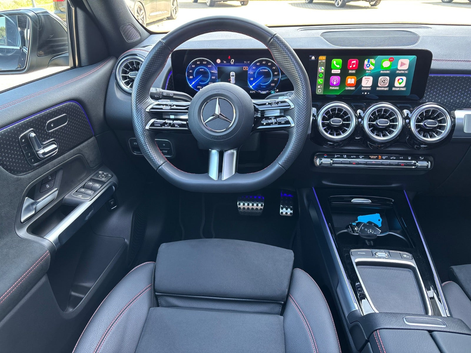 Sort Mercedes EQB250+ fra 2025