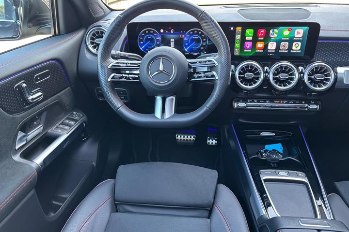 Sort Mercedes EQB250+ fra 2025