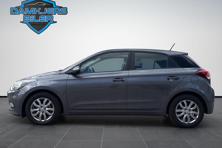 Grå Hyundai i20 fra 2017
