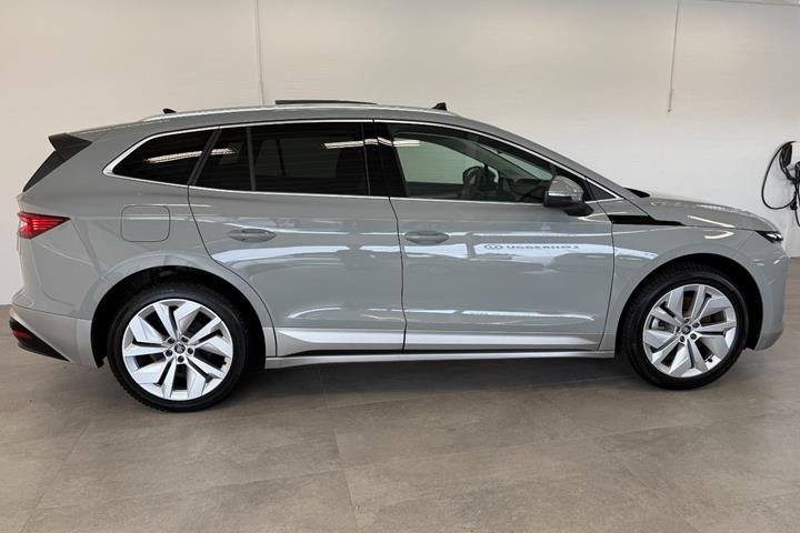 Grå Skoda Enyaq fra 2026
