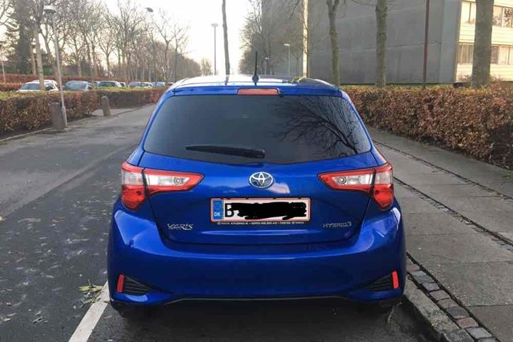 Blå Toyota Yaris fra 2018
