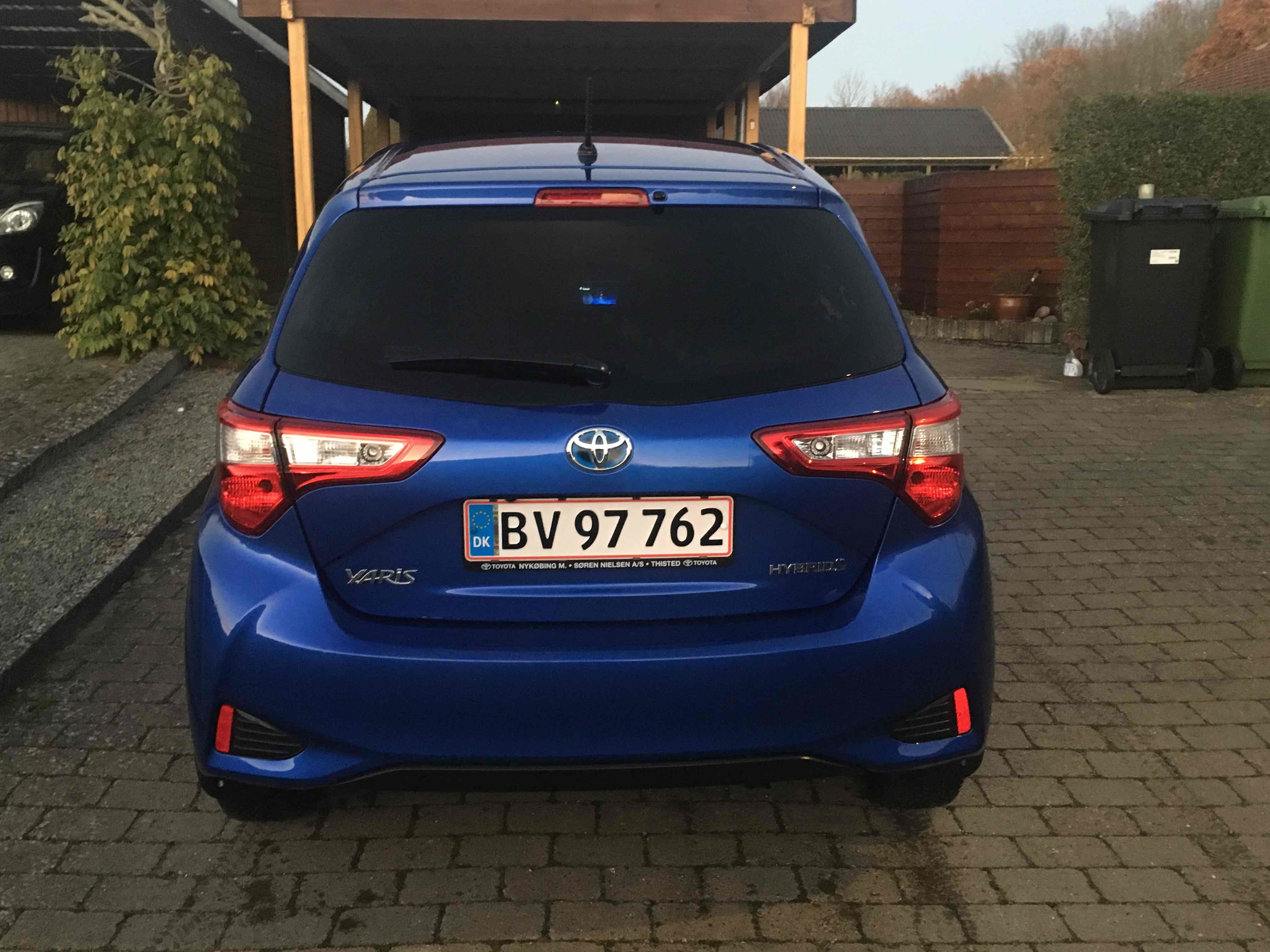 Blå Toyota Yaris fra 2018