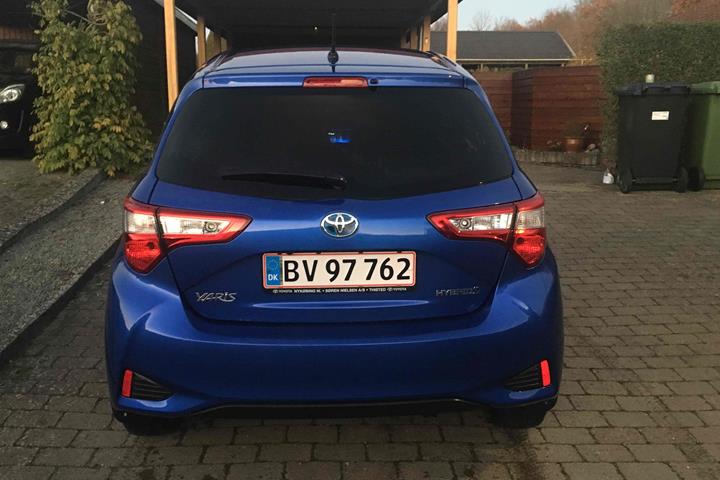 Blå Toyota Yaris fra 2018