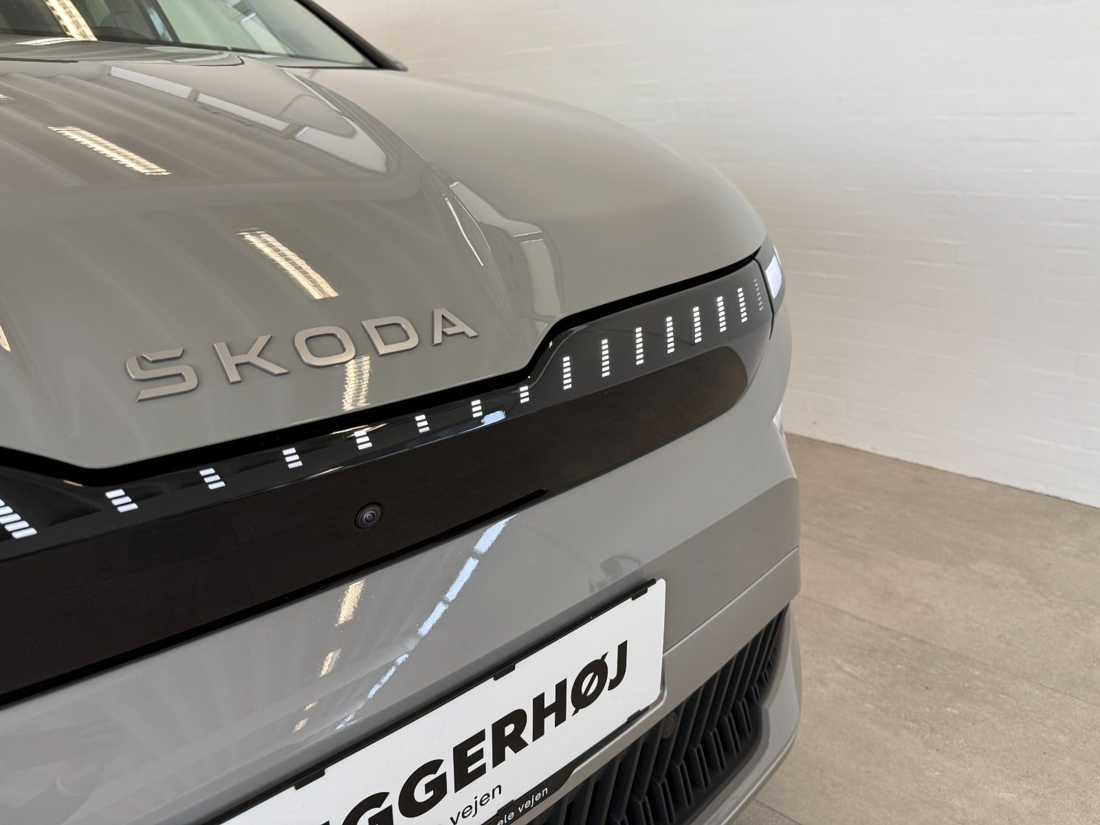 Grå Skoda Enyaq fra 2026