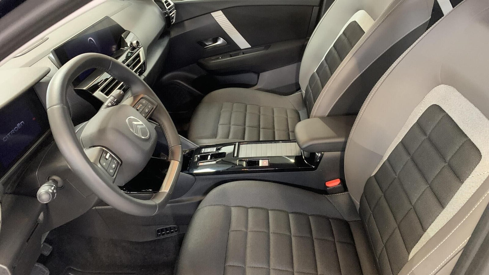 Grå Citroën ë-C4 fra 2025