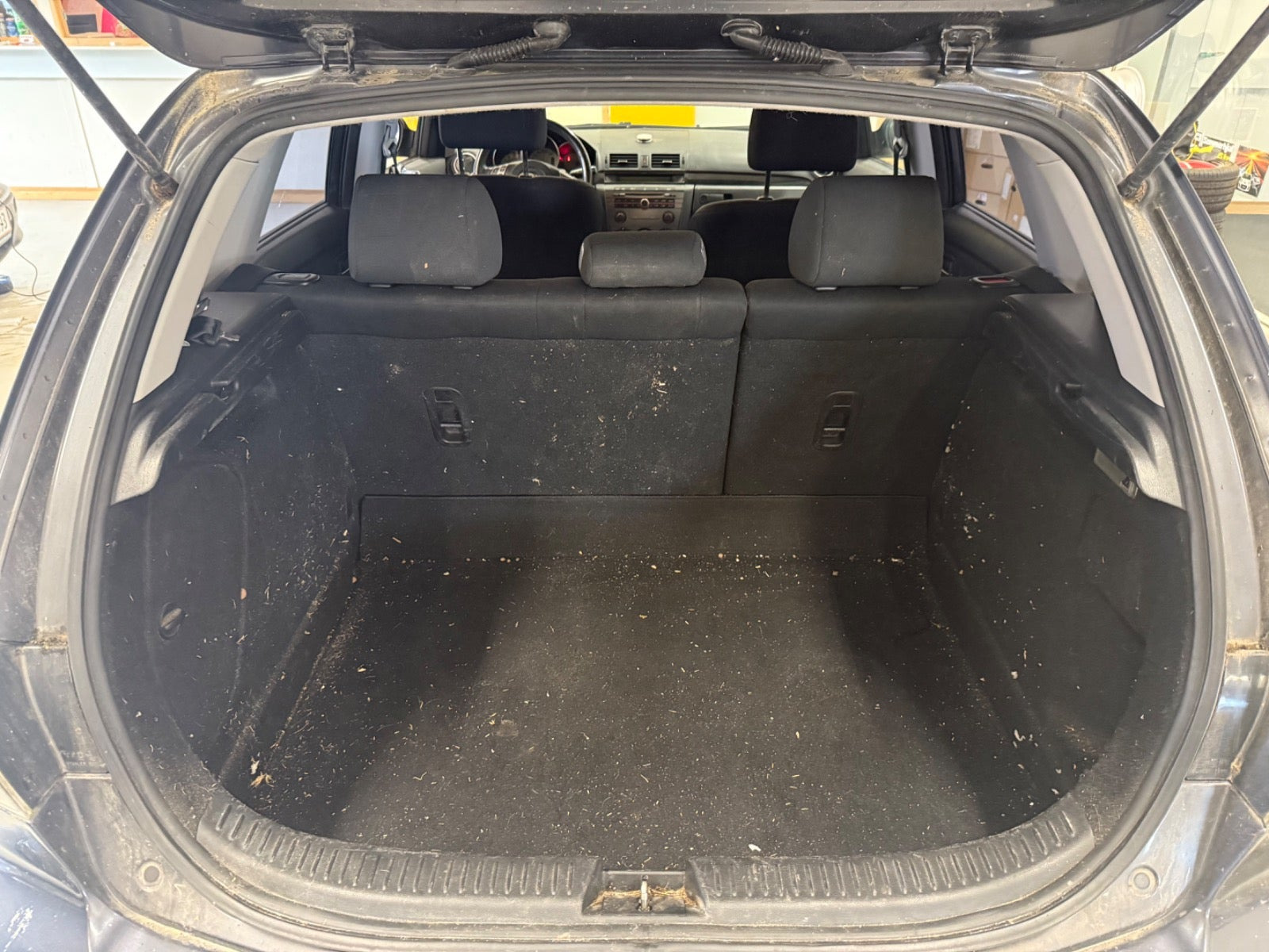 Grå Mazda 3 fra 2007