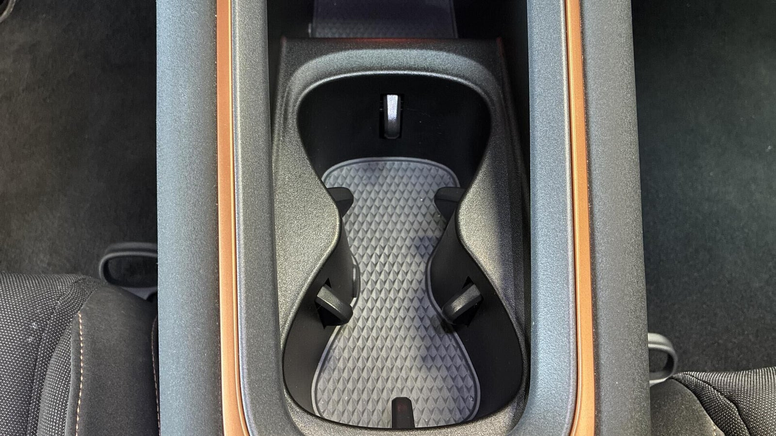 Blå Cupra Born fra 2024