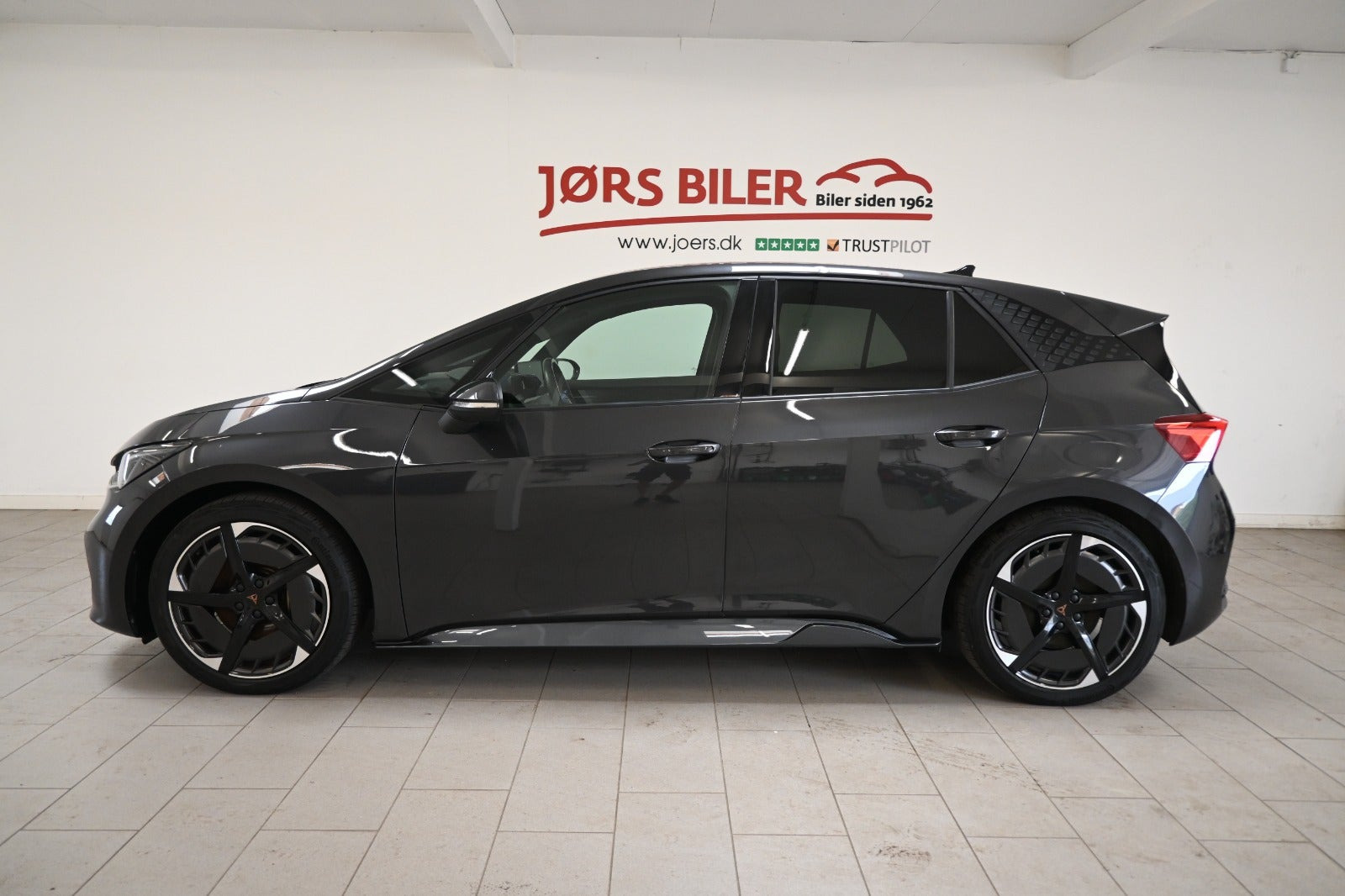 Grå Cupra Born fra 2023