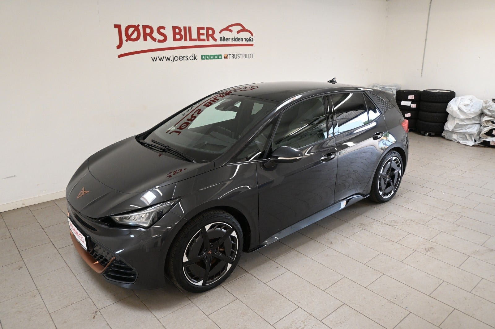Grå Cupra Born fra 2023