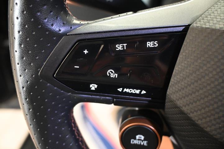 Grå Cupra Born fra 2023
