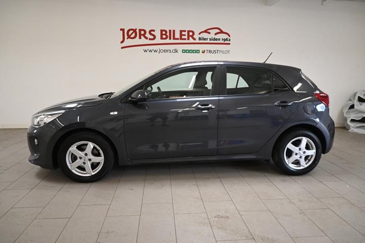 Grå Kia Rio fra 2017