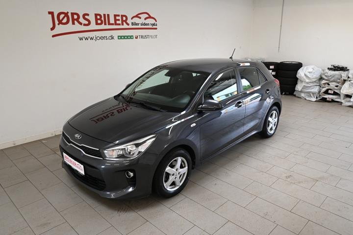 Grå Kia Rio fra 2017