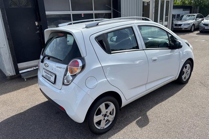 Hvid Chevrolet Spark fra 2012
