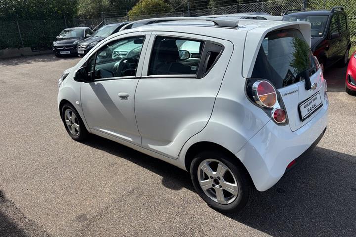 Hvid Chevrolet Spark fra 2012
