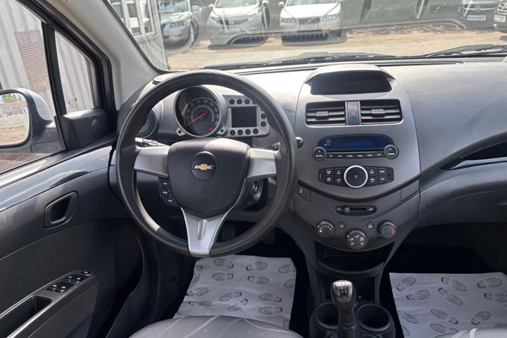 Hvid Chevrolet Spark fra 2012