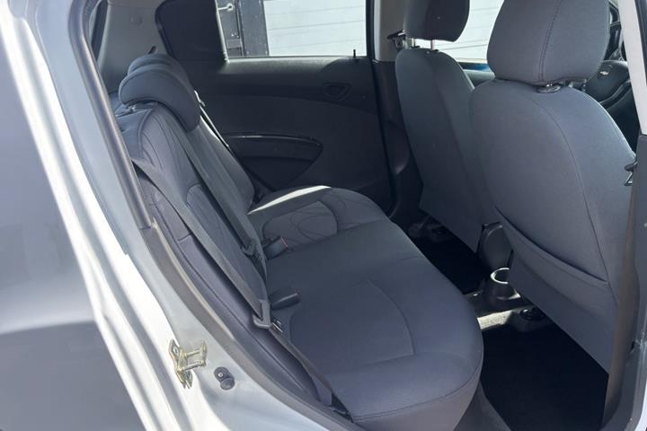 Hvid Chevrolet Spark fra 2012