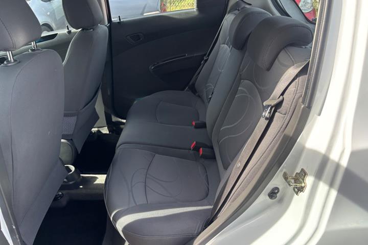 Hvid Chevrolet Spark fra 2012