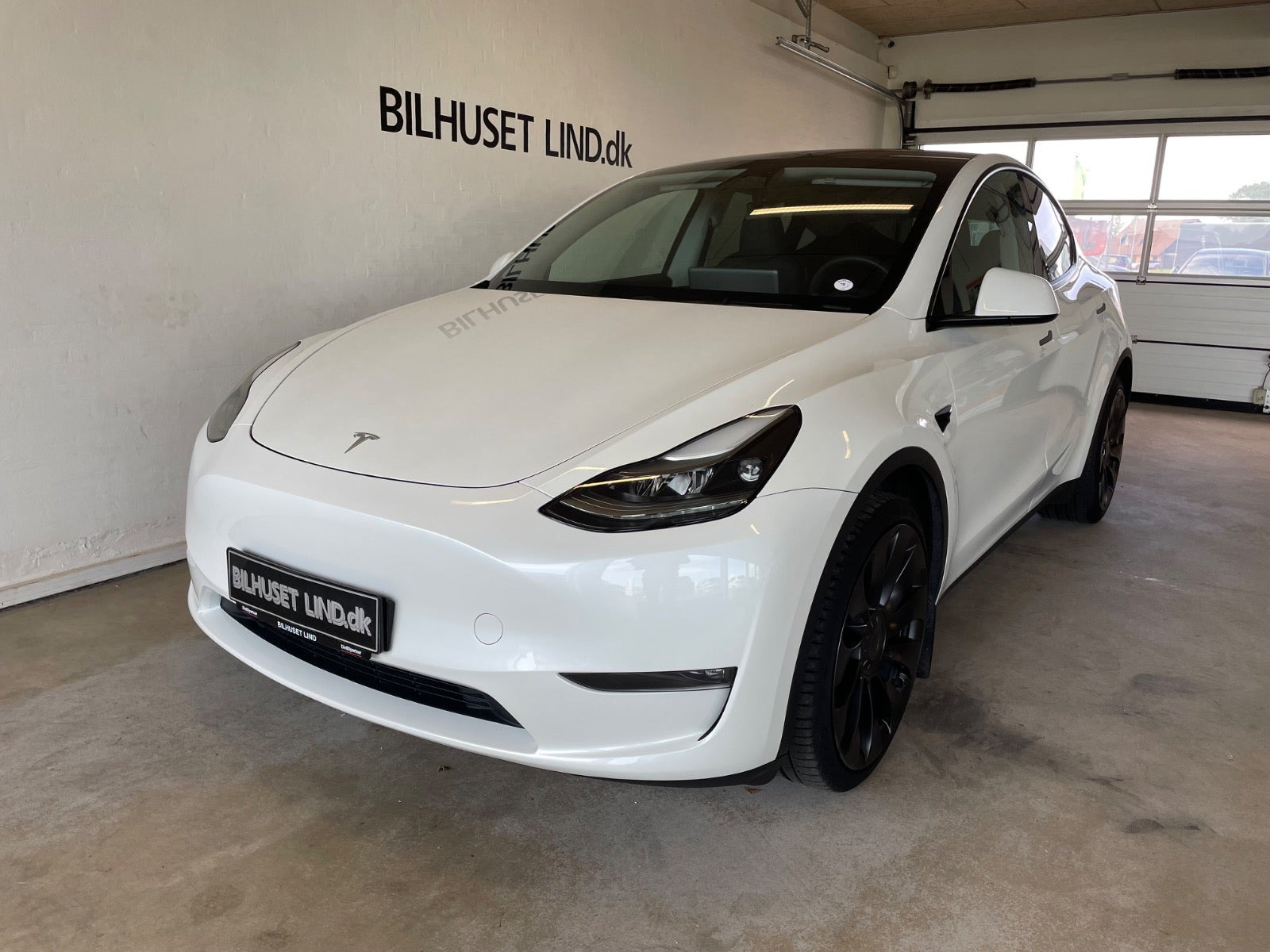 Tesla Model Y Long Range AWD