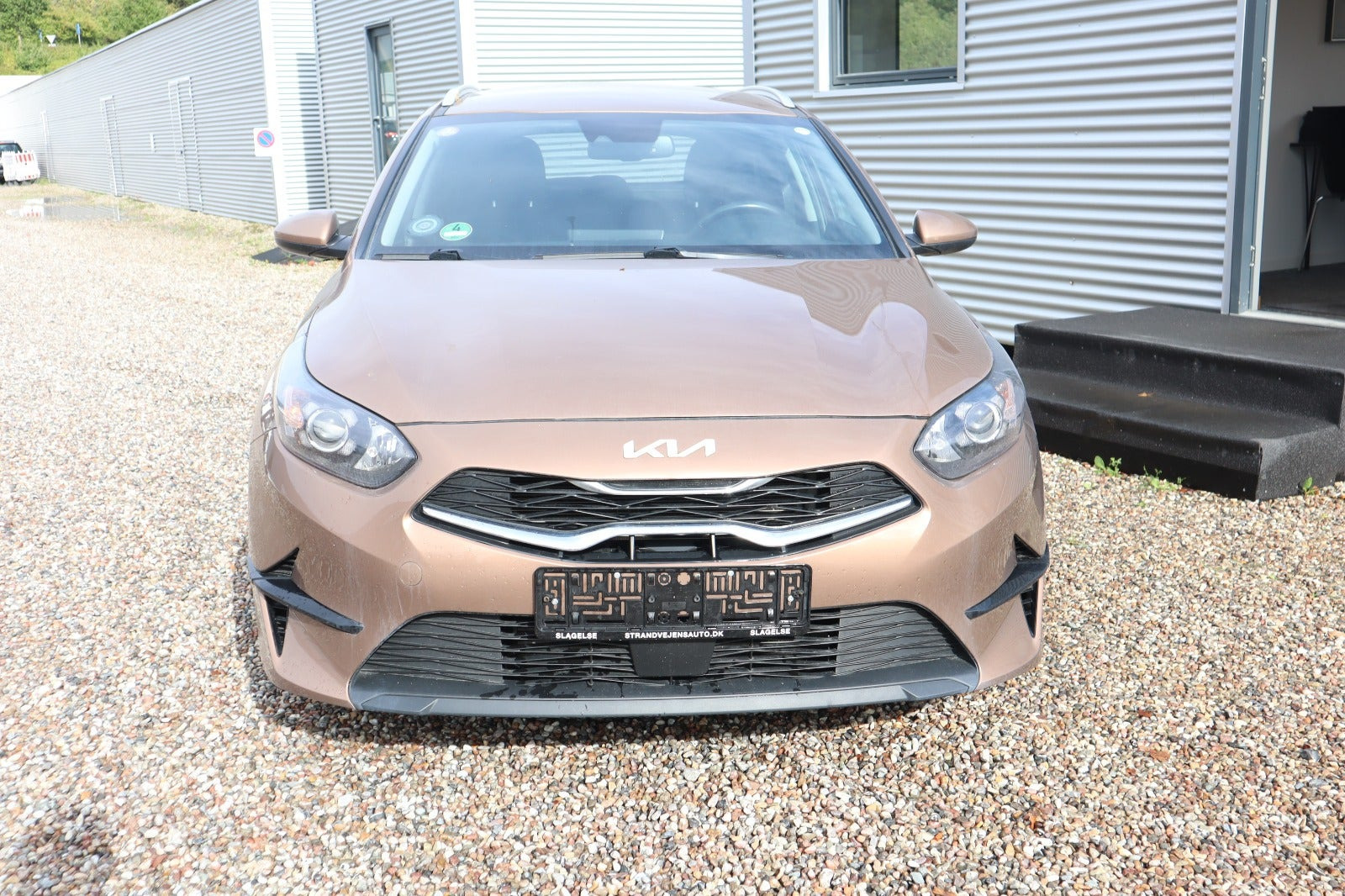 Brun Kia Ceed fra 2022