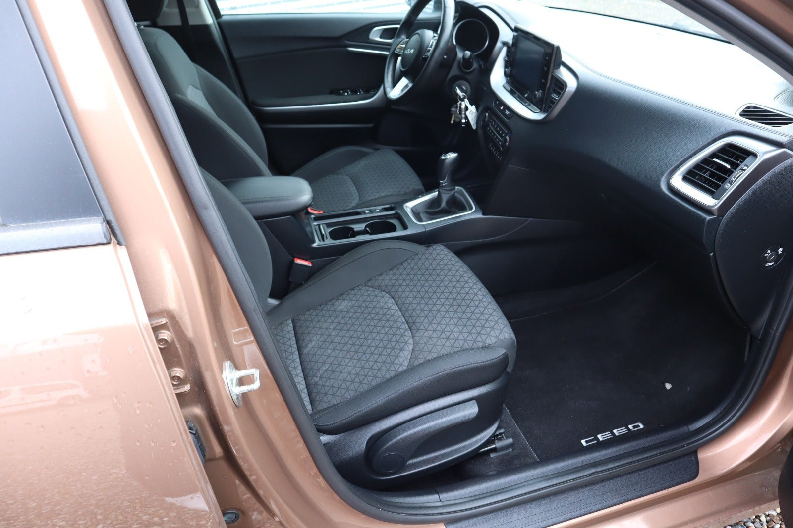 Brun Kia Ceed fra 2022