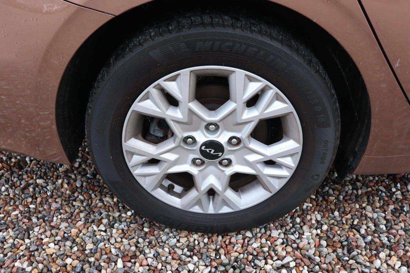 Brun Kia Ceed fra 2022