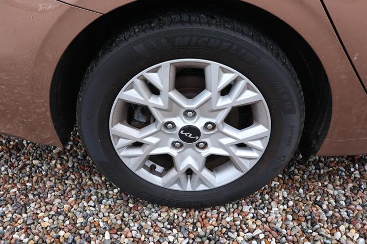 Brun Kia Ceed fra 2022