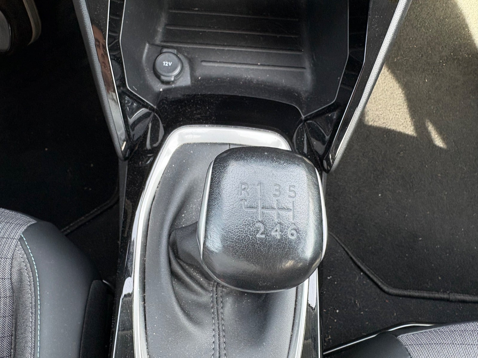 Hvid Peugeot 208 fra 2021