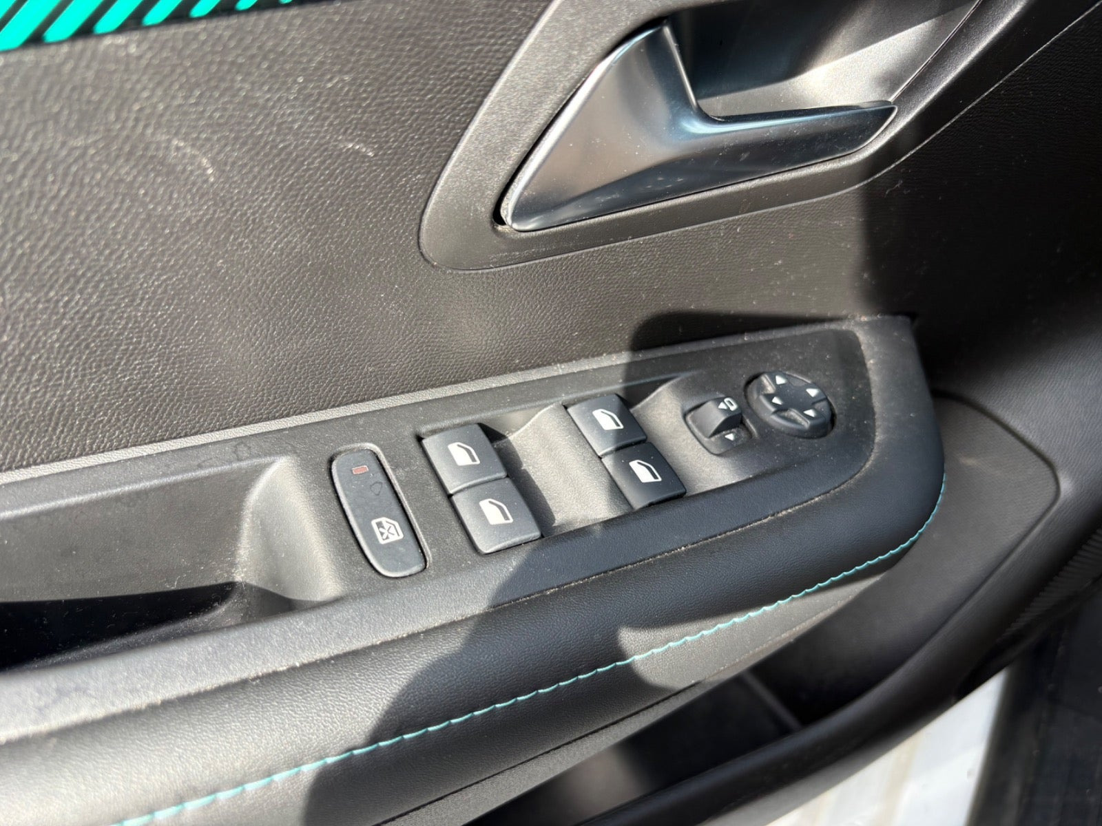Hvid Peugeot 208 fra 2021