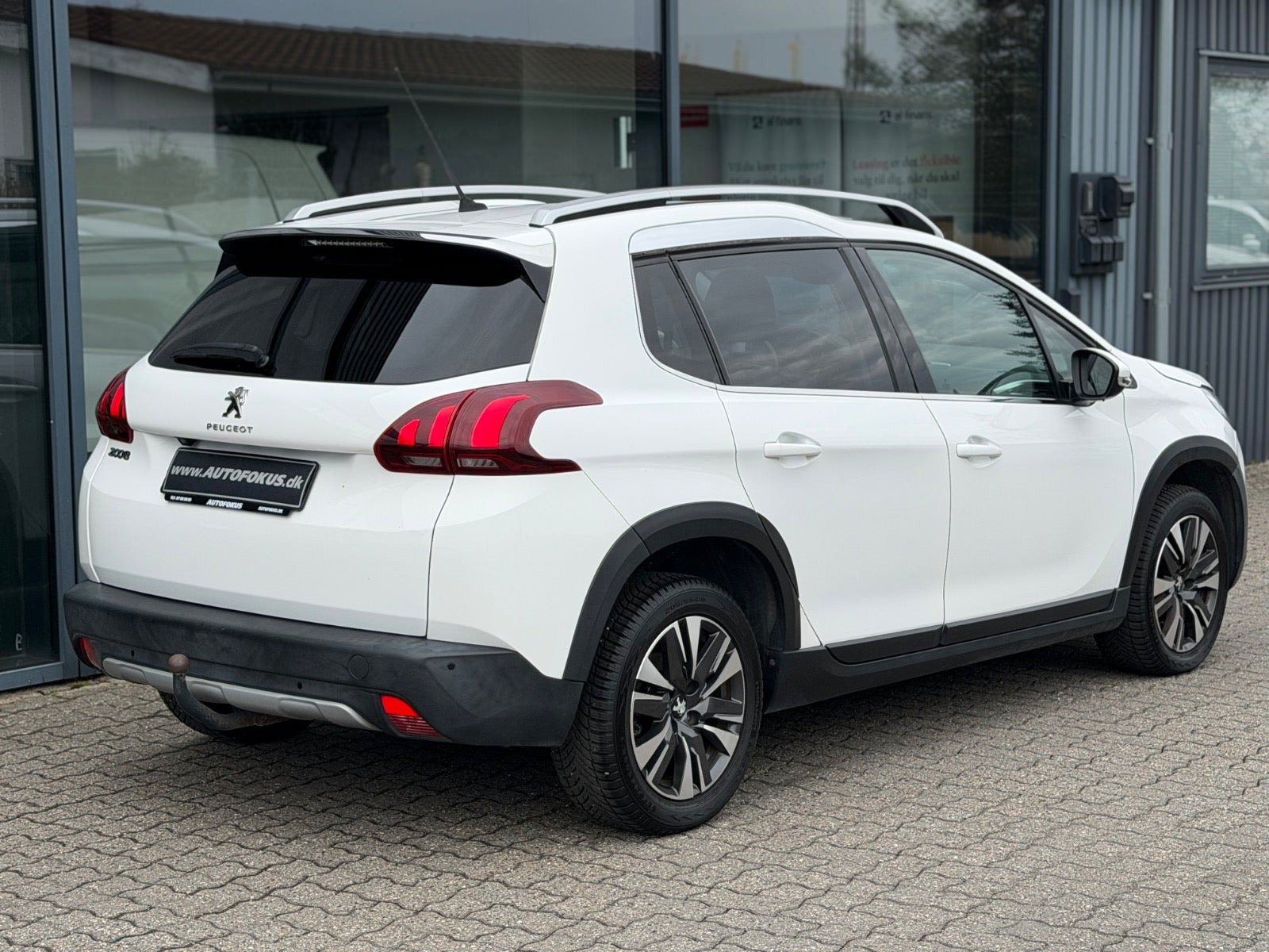 Hvid Peugeot 2008 fra 2018