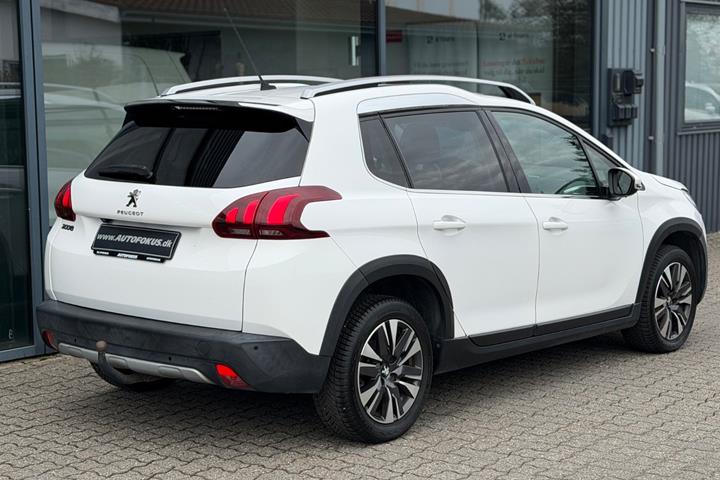 Hvid Peugeot 2008 fra 2018