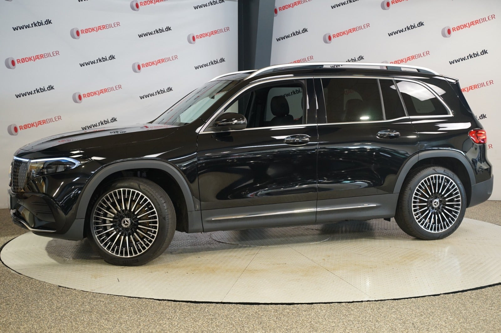 Sort Mercedes EQB250+ fra 2025