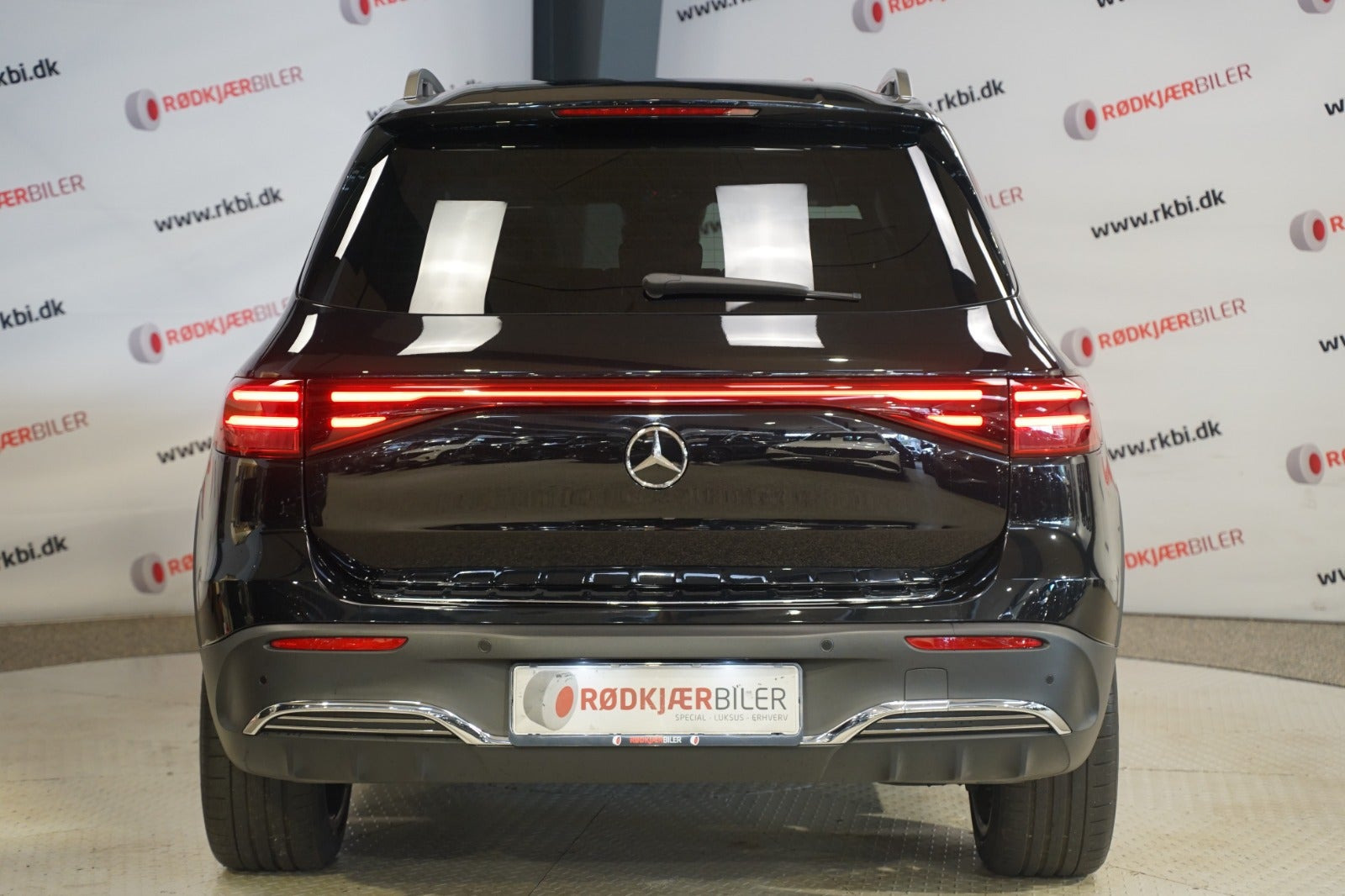 Sort Mercedes EQB250+ fra 2025