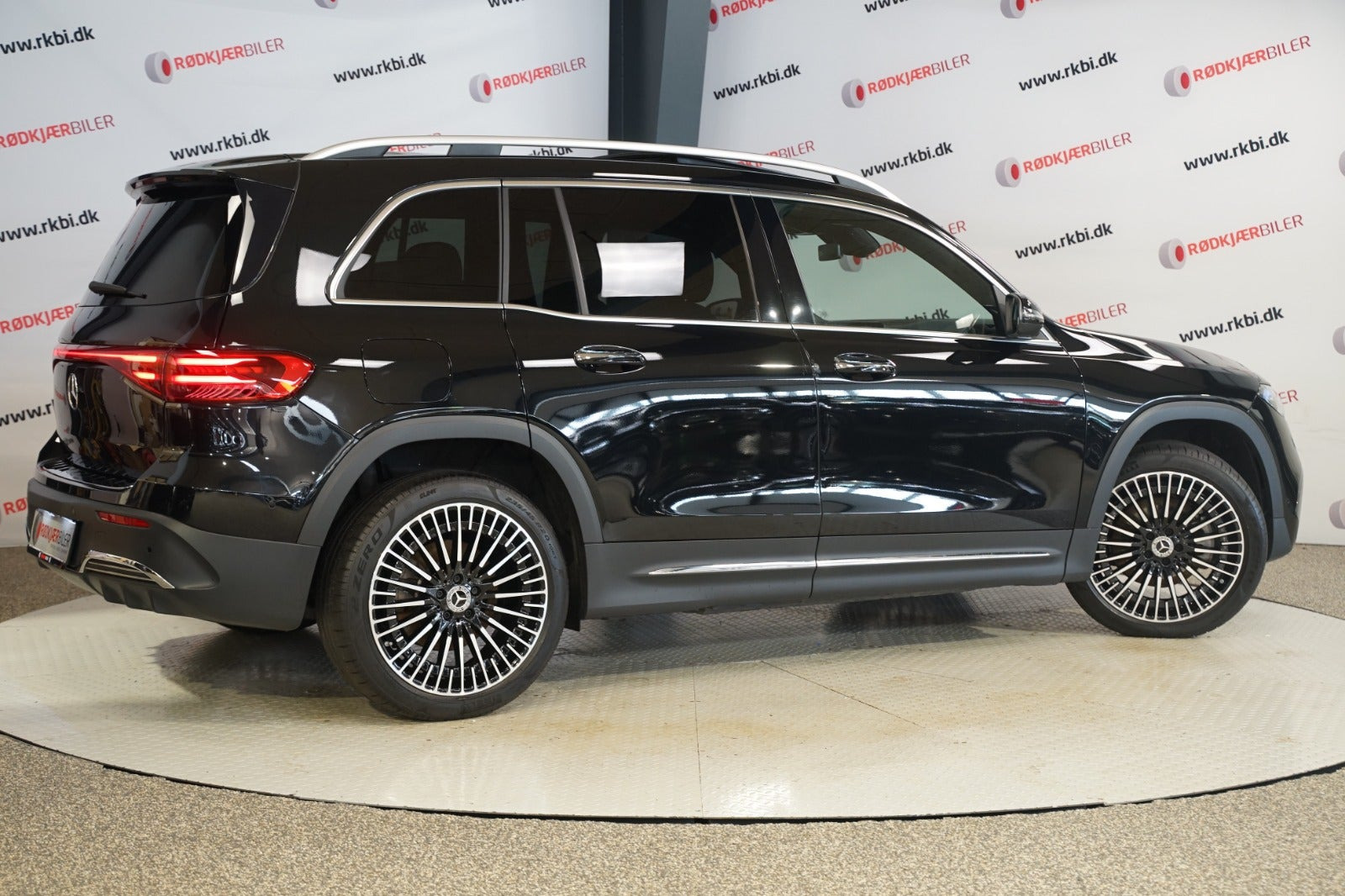 Sort Mercedes EQB250+ fra 2025