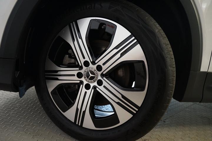Hvid Mercedes EQB250+ fra 2025