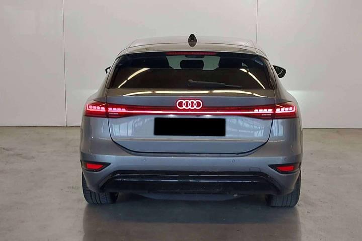 Grå Audi A6 e-tron fra 2025