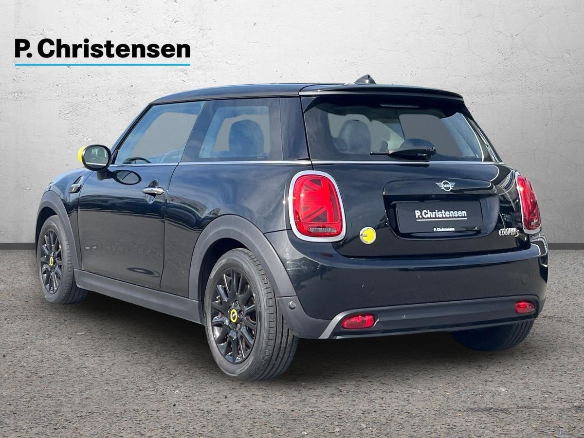 Sort Mini Cooper SE fra 2023