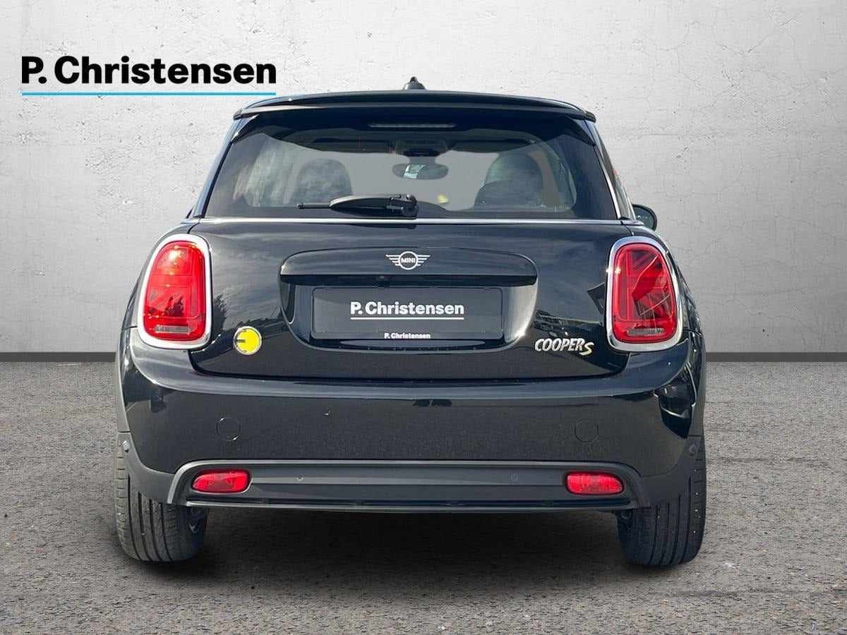 Sort Mini Cooper SE fra 2023
