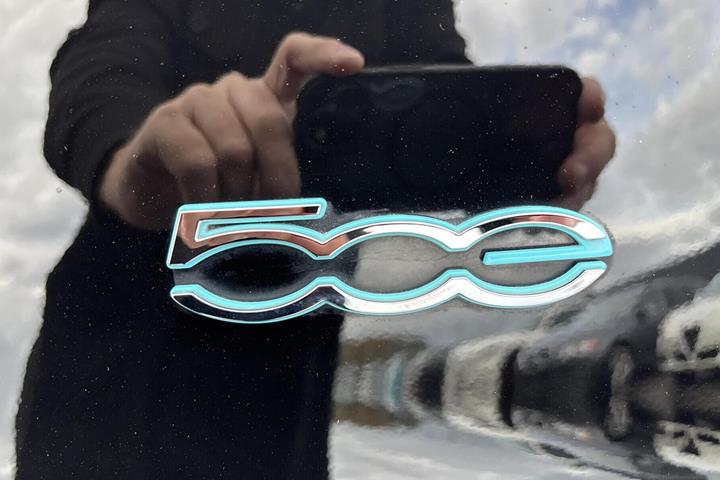 Sort Fiat 500e fra 2023