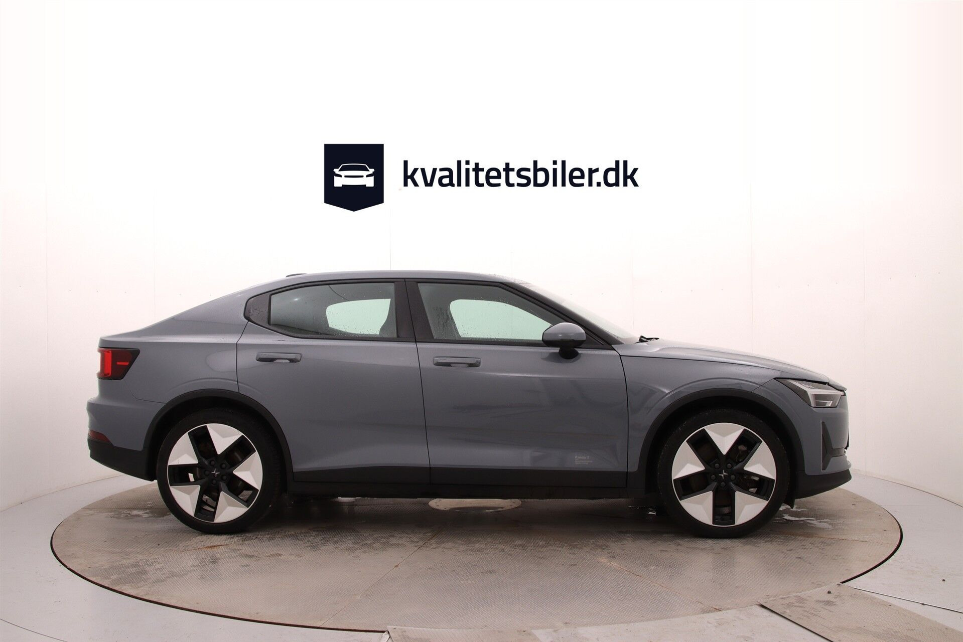 Grå Polestar 2 fra 2023