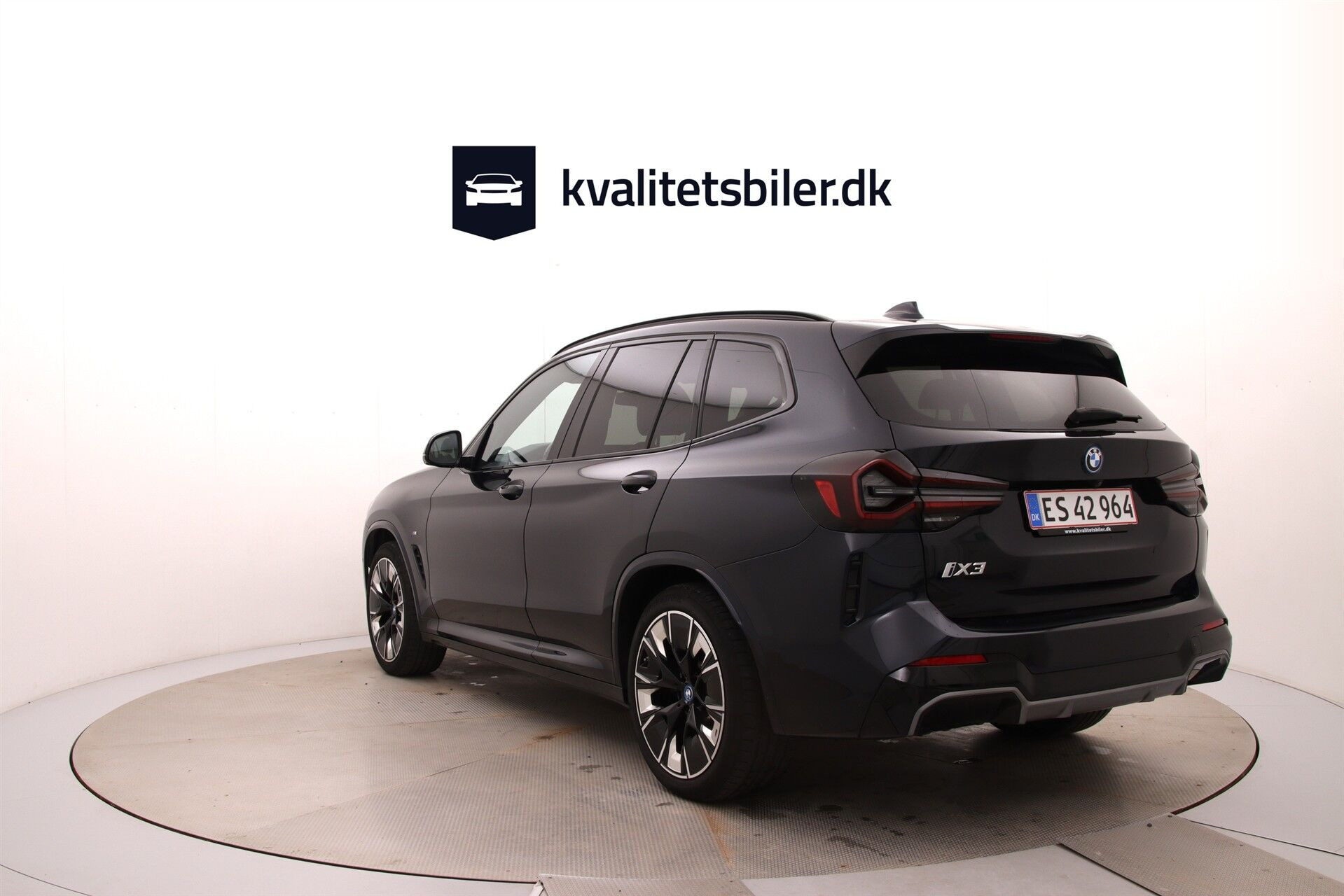 Sort BMW iX3 fra 2023