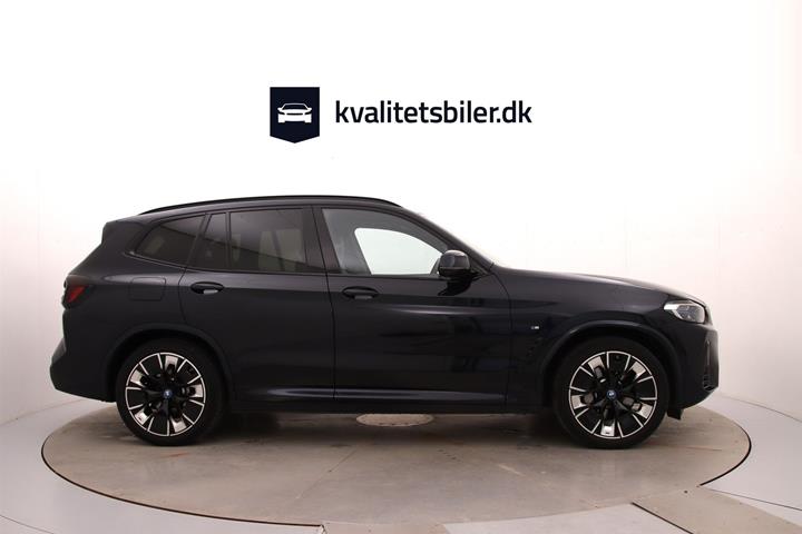 Sort BMW iX3 fra 2023