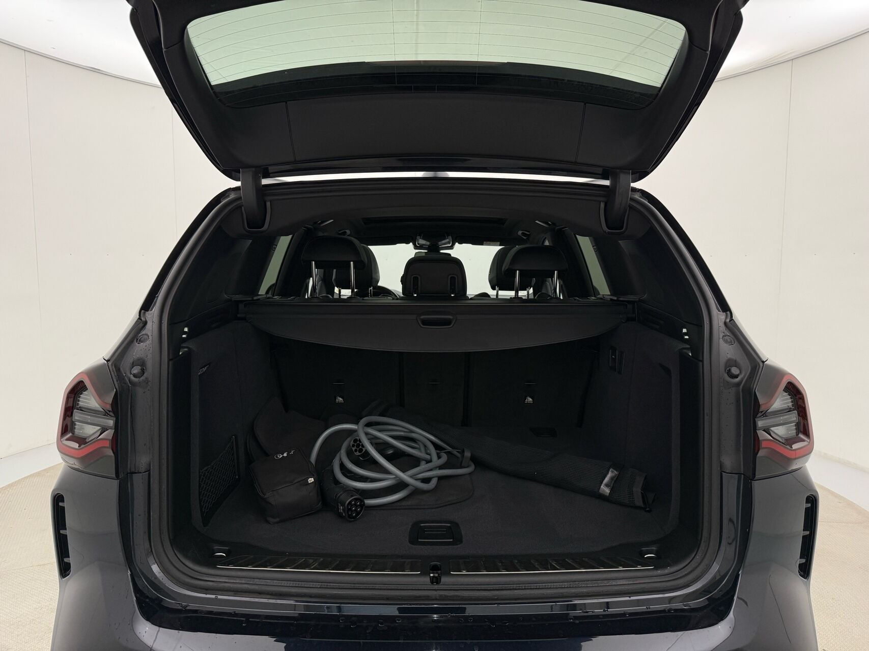 Sort BMW iX3 fra 2023