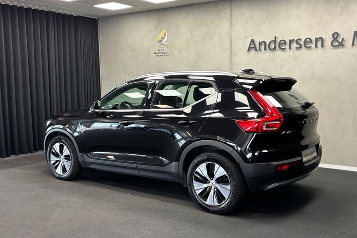 Sort Volvo XC40 fra 2020