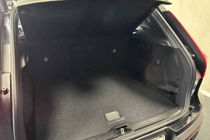 Sort Volvo XC40 fra 2020