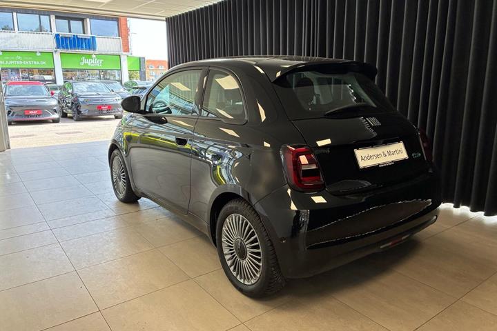 Sort Fiat 500e fra 2023