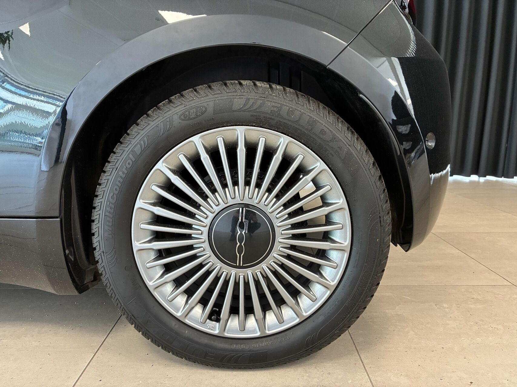 Sort Fiat 500e fra 2023