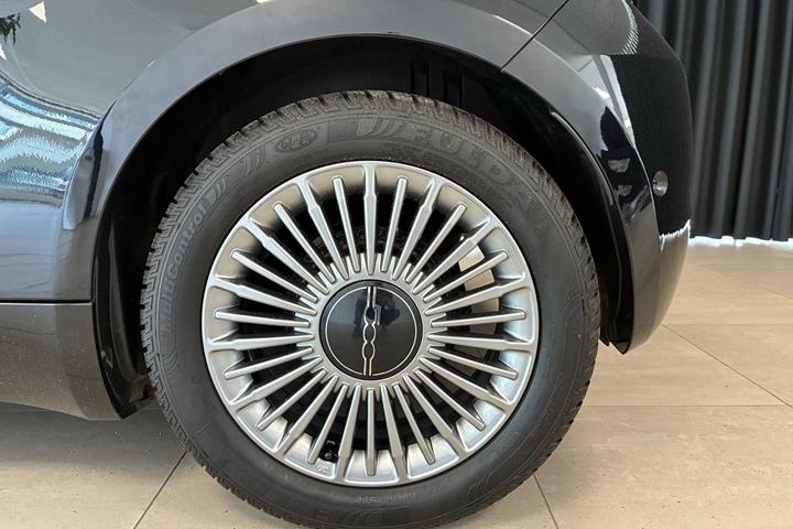 Sort Fiat 500e fra 2023