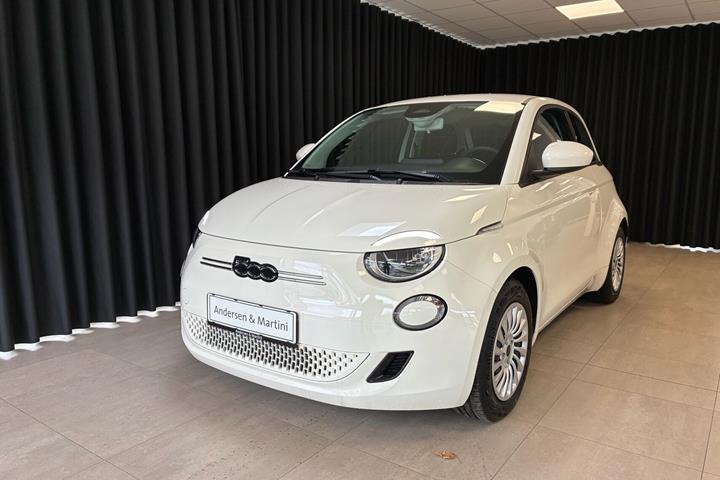 Hvid Fiat 500e fra 2023